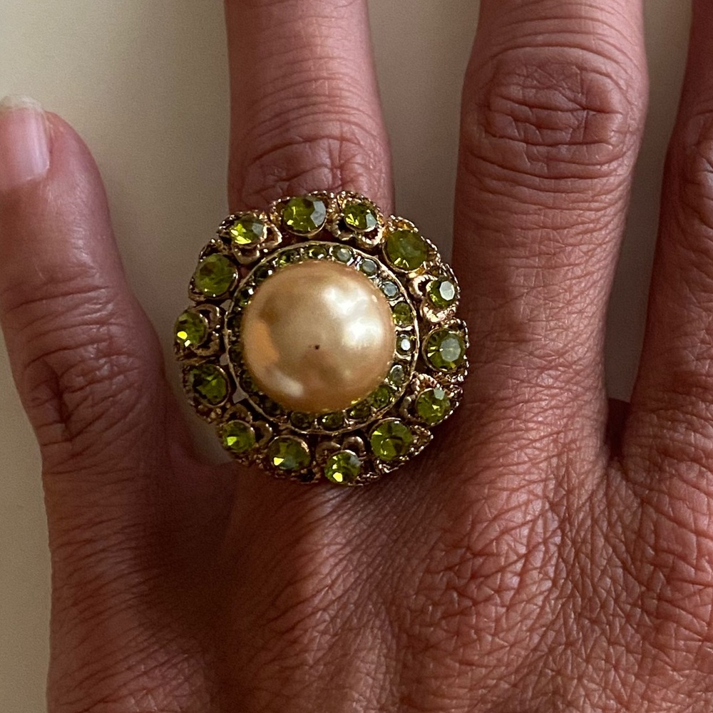 Ladies decorative ring.